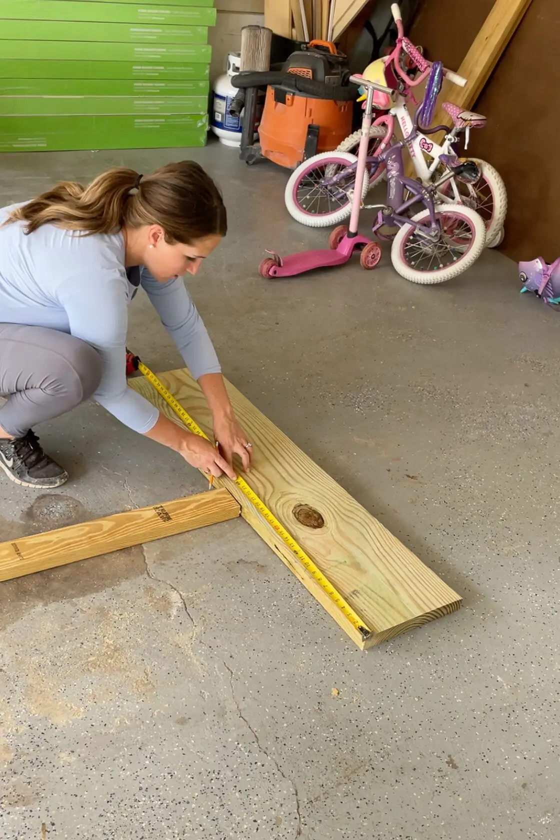 Woman creating an arch detail.